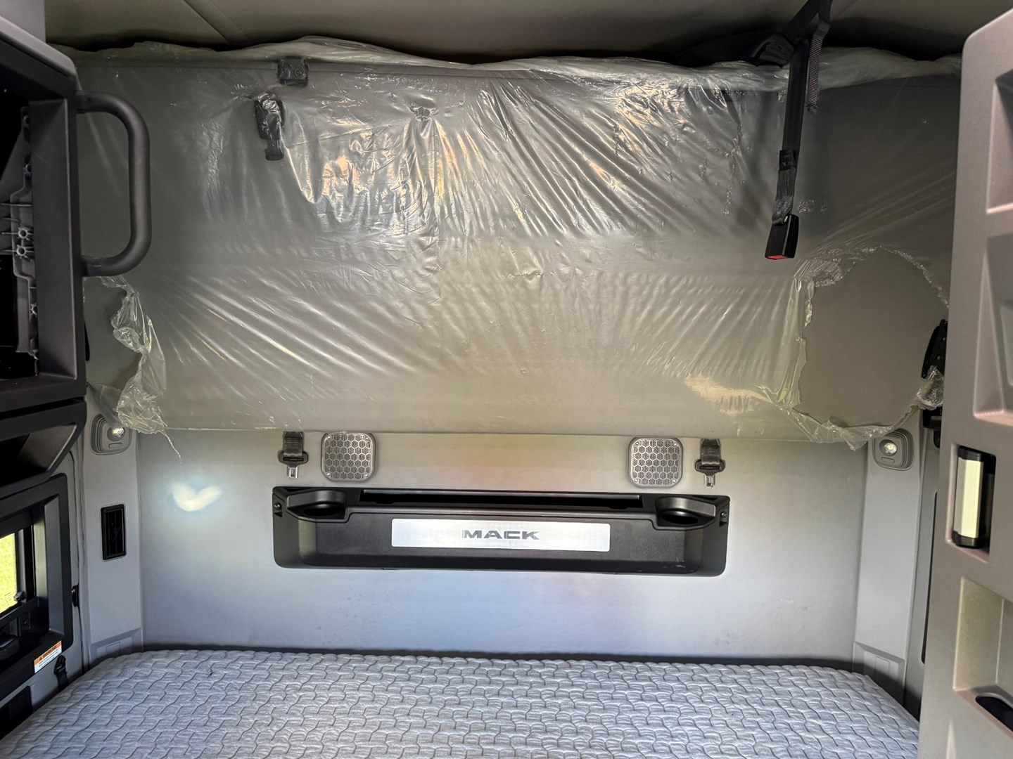 2023 MACK AN64T - USED TRUCKS SLEEPER - image 19